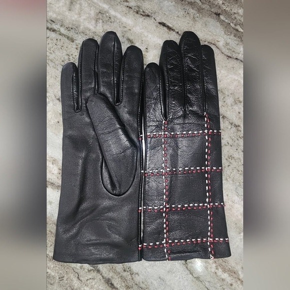 NWT Touchscreen Charter Club Black Lambs Leather Gloves with Stitching Detail - Picture 8 of 12